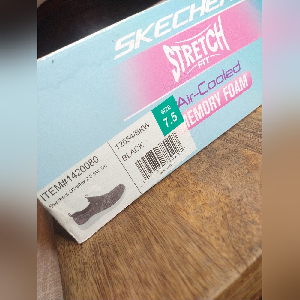SIZE 7.5: Sketchers Memory Foam: Super Light Weight Fabric Sneaker COMFYYYYY - Picture 2 of 7
